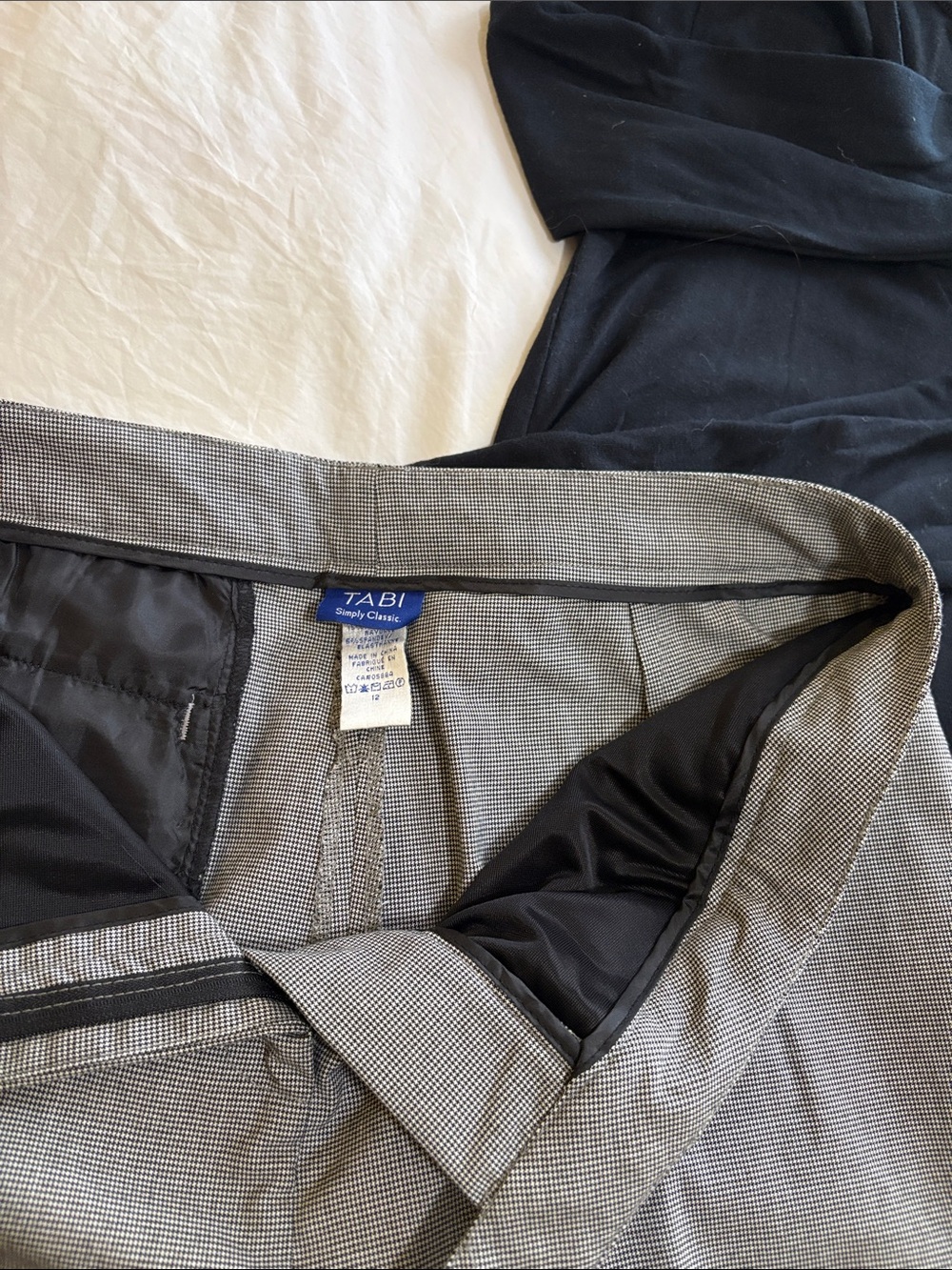 TABI mini houndstooth pant